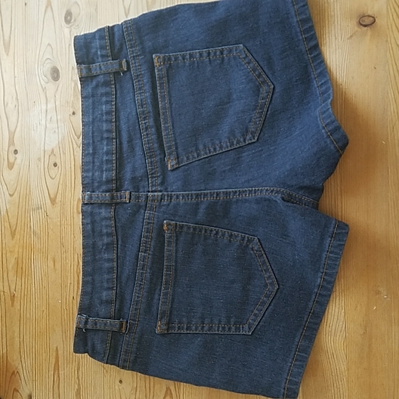🦄2/$20🦄Denim Short Shorts - Picture 3 of 8
